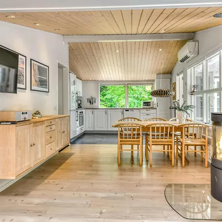 Nice Home In Blavand With Sauna * Blåvand