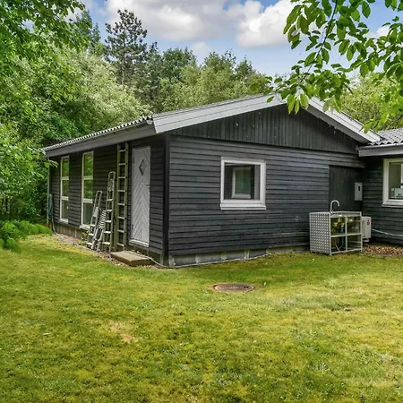Nice Home In Blavand With Sauna Blåvand