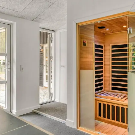 Casa vacanze Nice Home In Blavand With Sauna